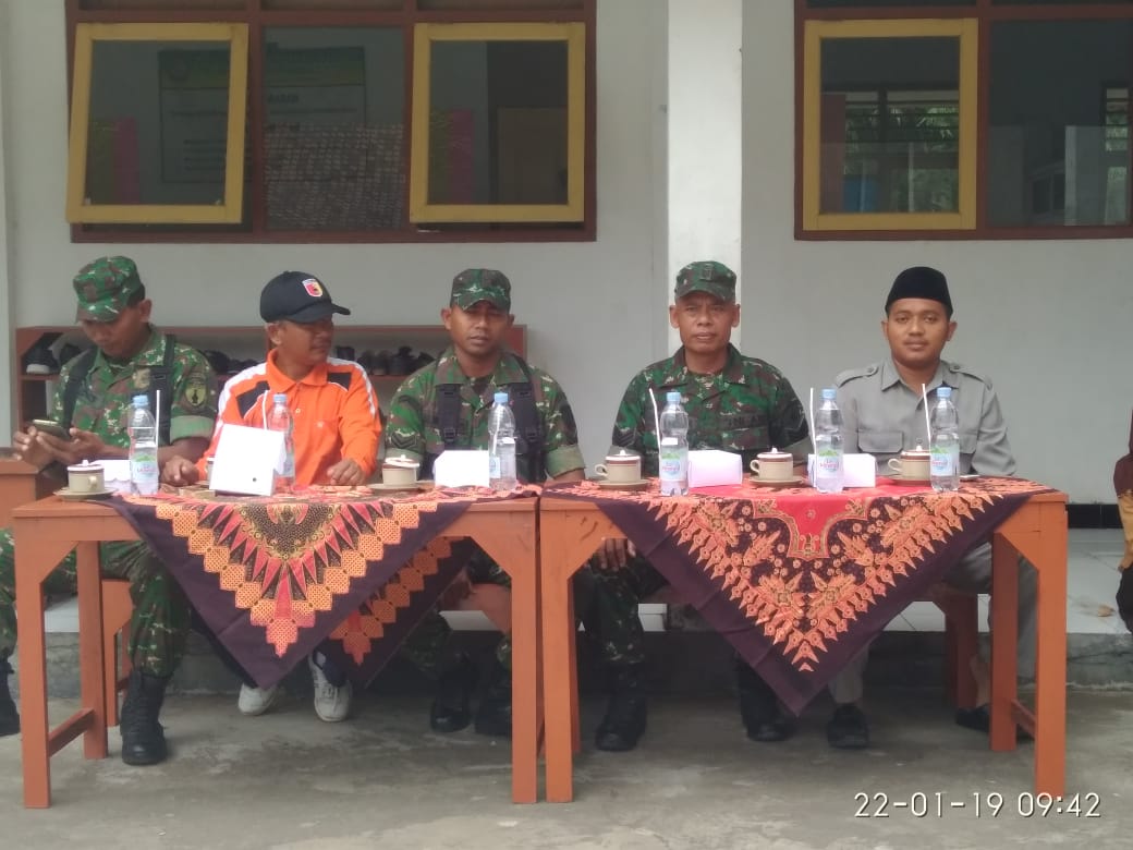 MADRASAH DARUSSALAM ADAKAN PEMBINAAN DANTON JELANG LOMBA BARIS BERBARIS